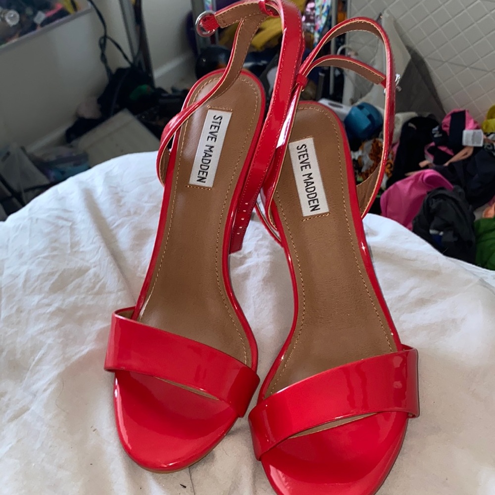 Steve Madden RED heels size 10 ! Never worn !!